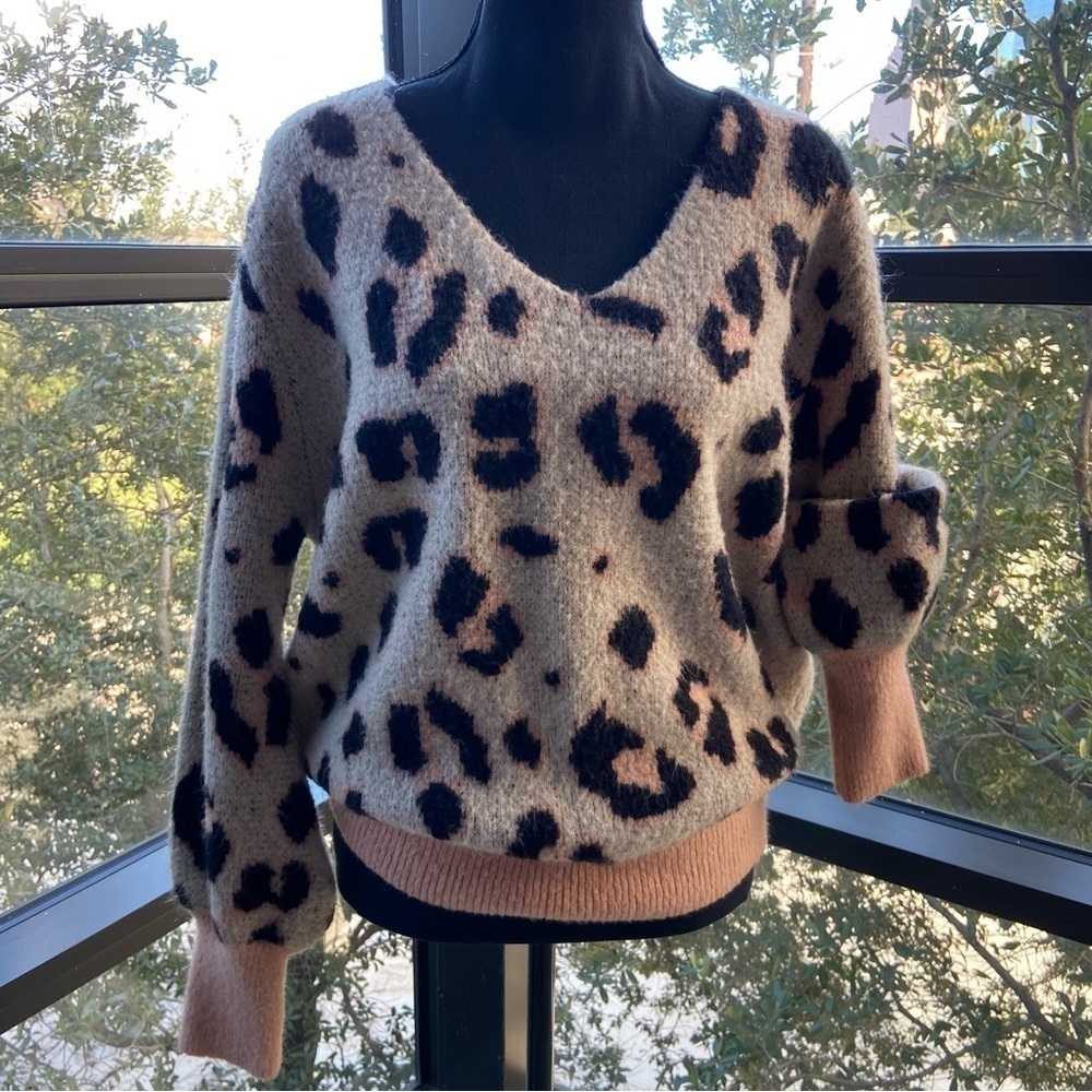 GB Women’s Animal Print Sweater Sz L Artsy Core Funky Core Y2K Chunky Cozy Warm